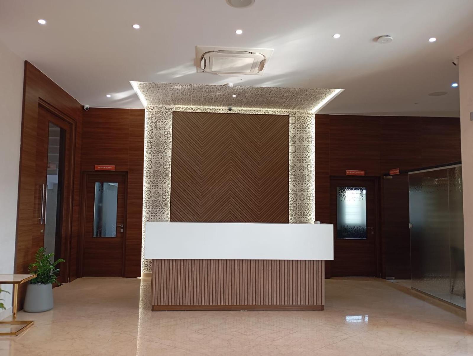 Highland Hotel Bangalore Exteriör bild
