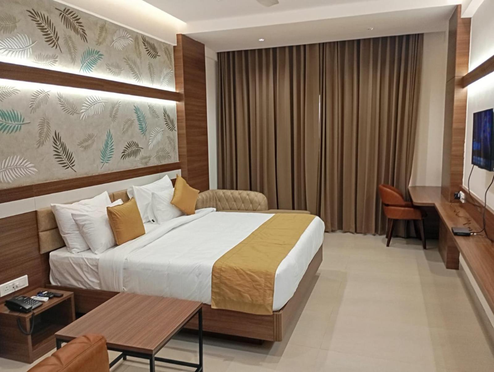 Highland Hotel Bangalore Exteriör bild