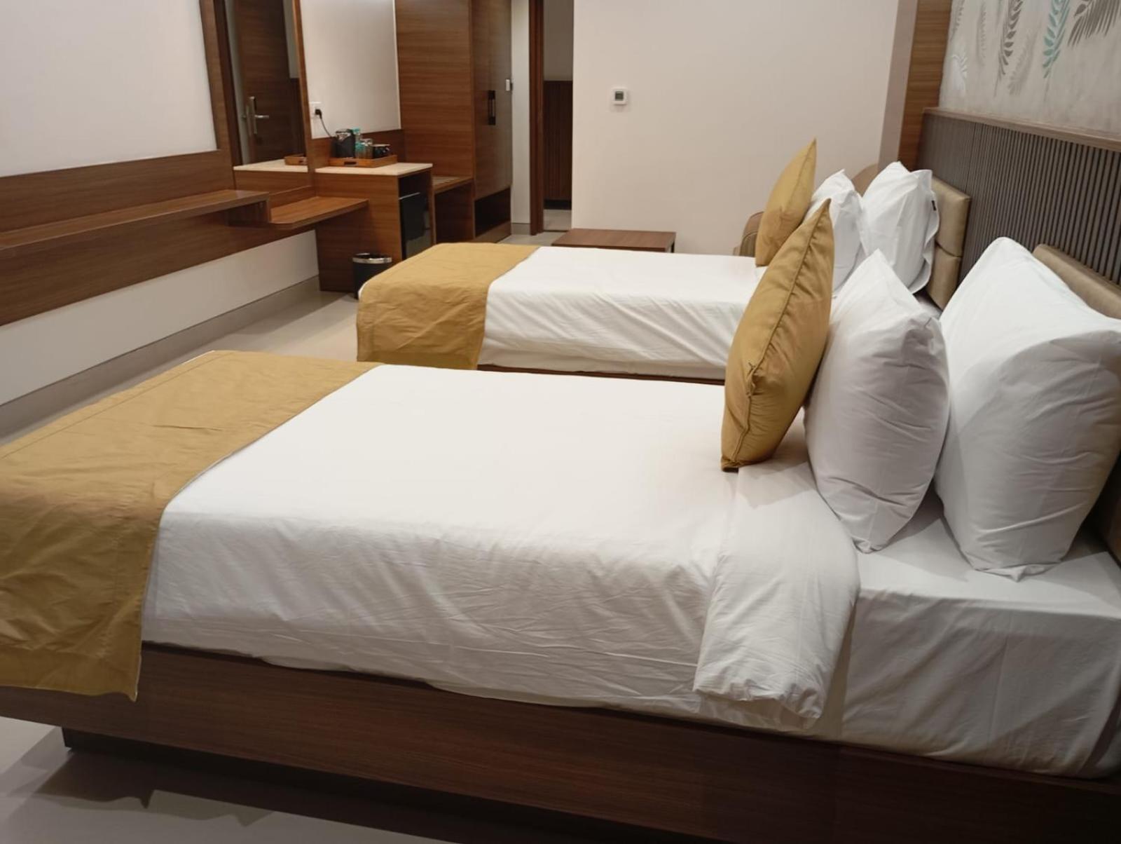 Highland Hotel Bangalore Exteriör bild