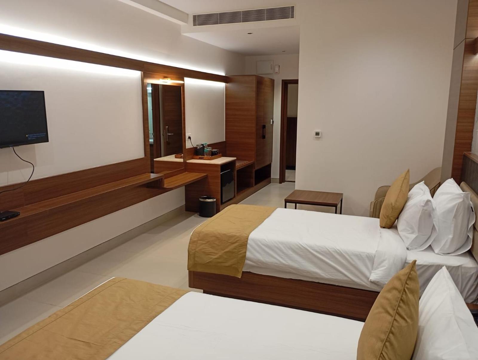 Highland Hotel Bangalore Exteriör bild