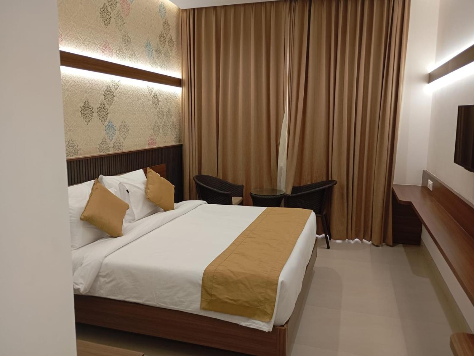 Highland Hotel Bangalore Exteriör bild