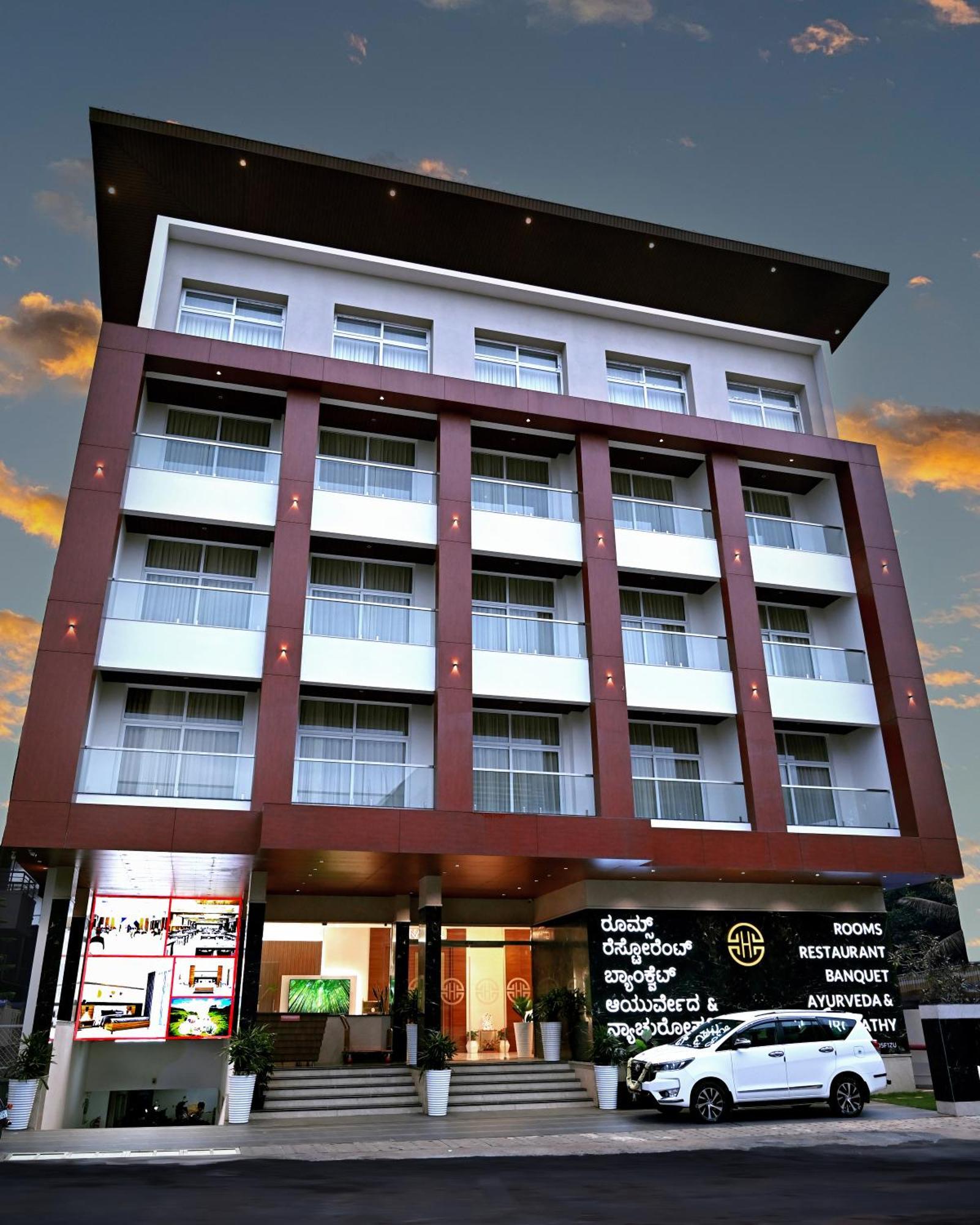 Highland Hotel Bangalore Exteriör bild