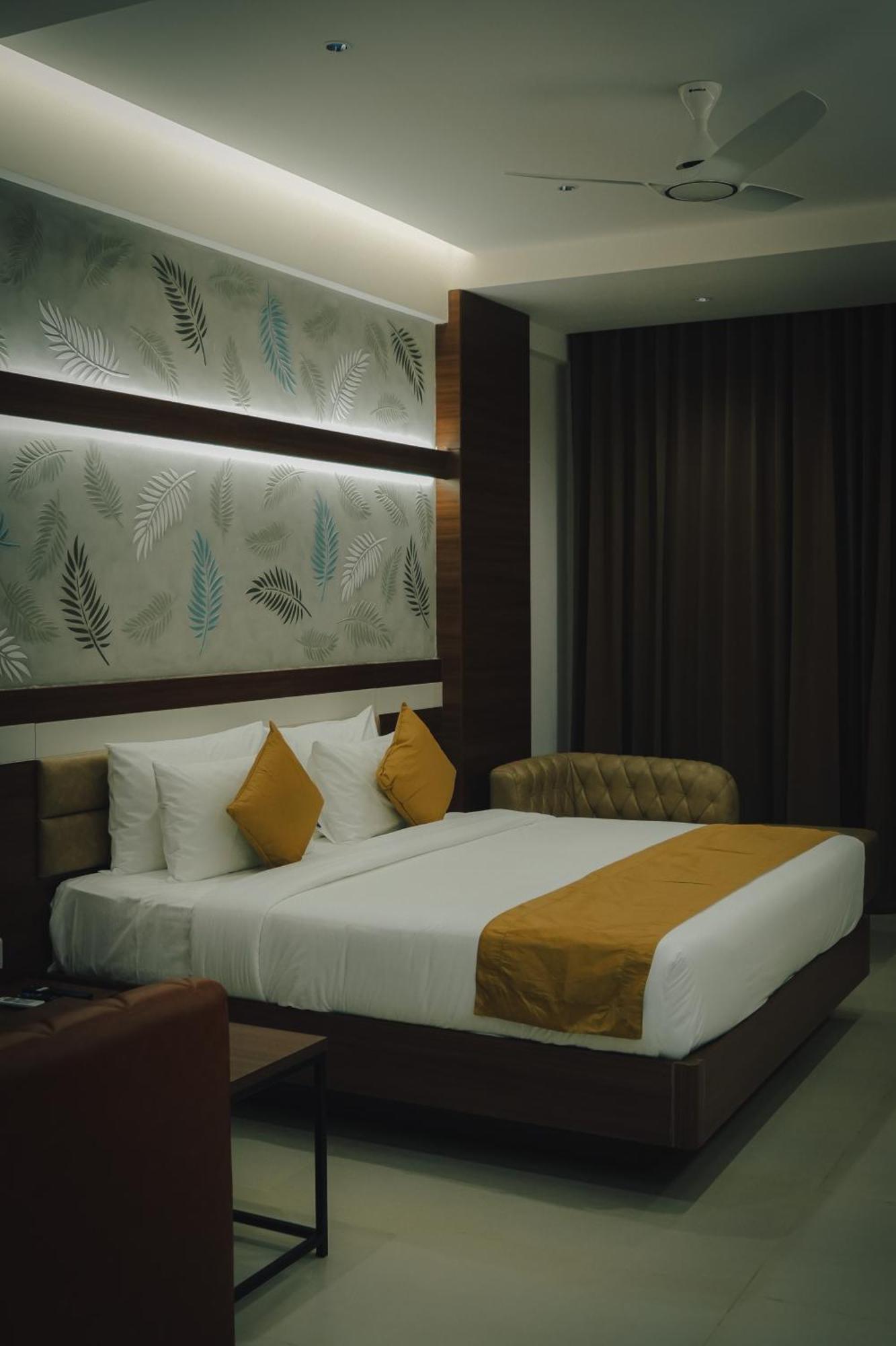 Highland Hotel Bangalore Exteriör bild