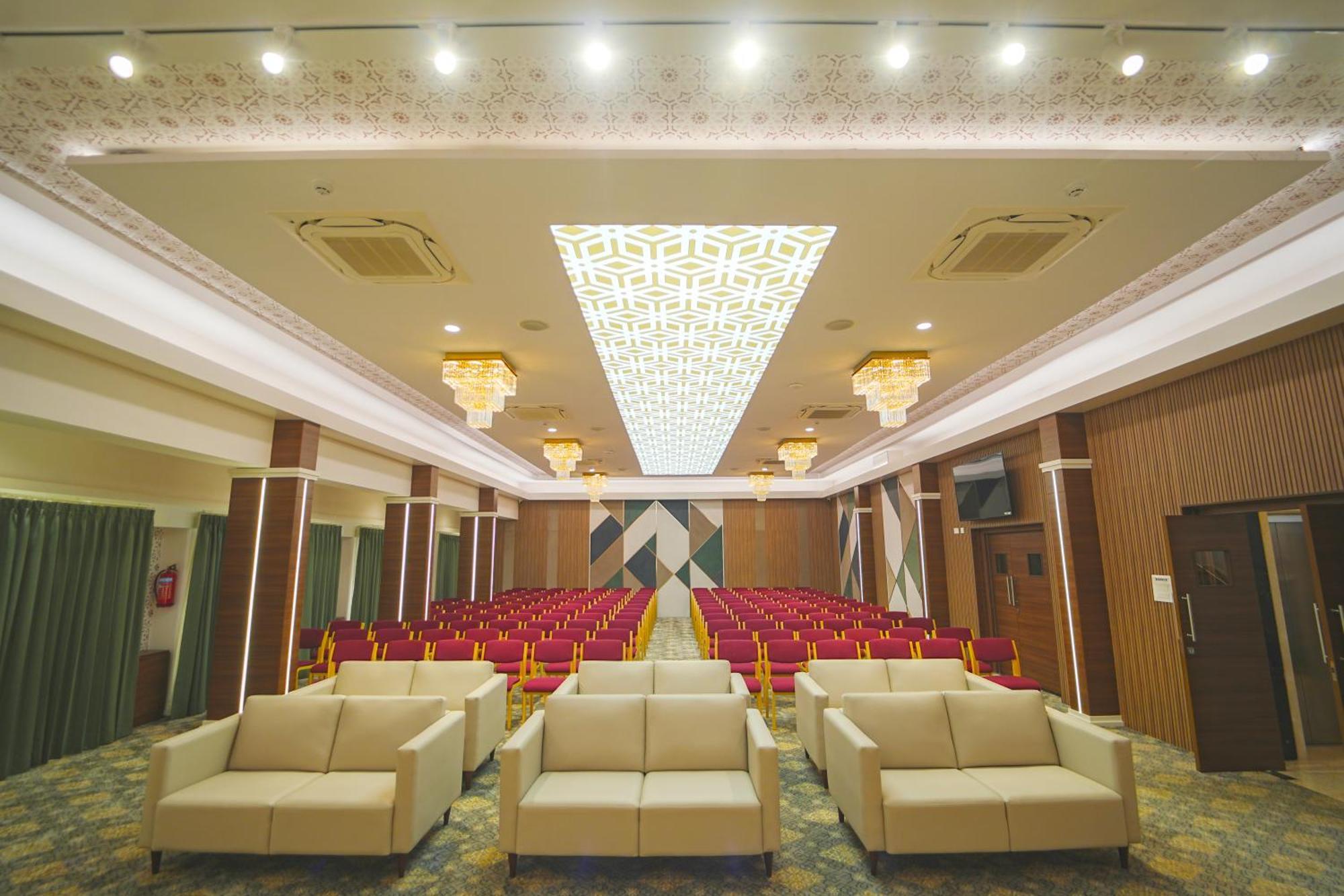Highland Hotel Bangalore Exteriör bild